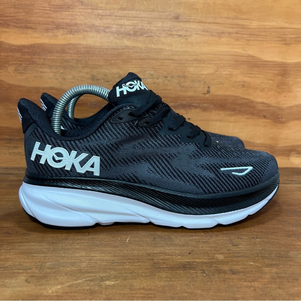 Hoka One One Womens Clifton 9 Black White Running Shoes Size 7.5